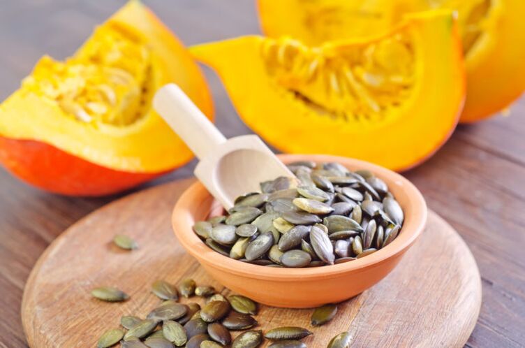 Pumpkin seeds - the record holder for the content of zinc and magnesium, which increase strength